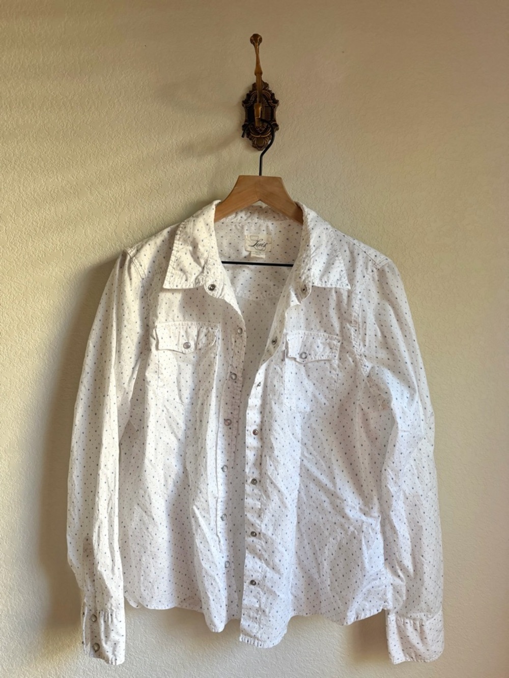 Levi's White Button-Down Shirt with Subtle Dot Print